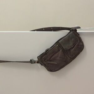 Women's Wade Sling Bag New